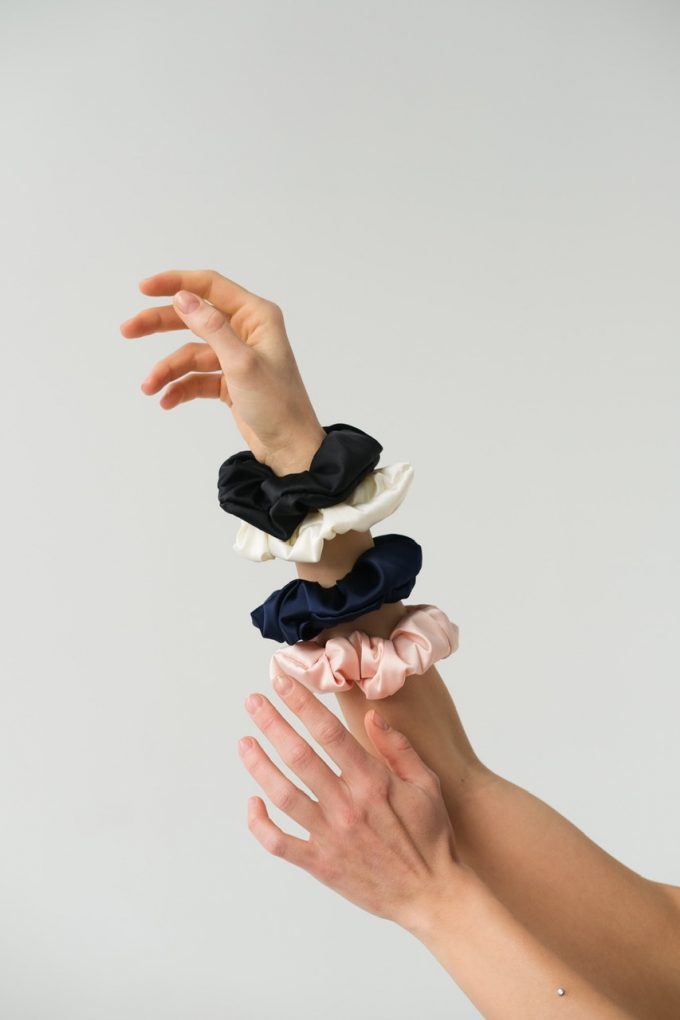 Satin scrunchies (one size) - Image 13